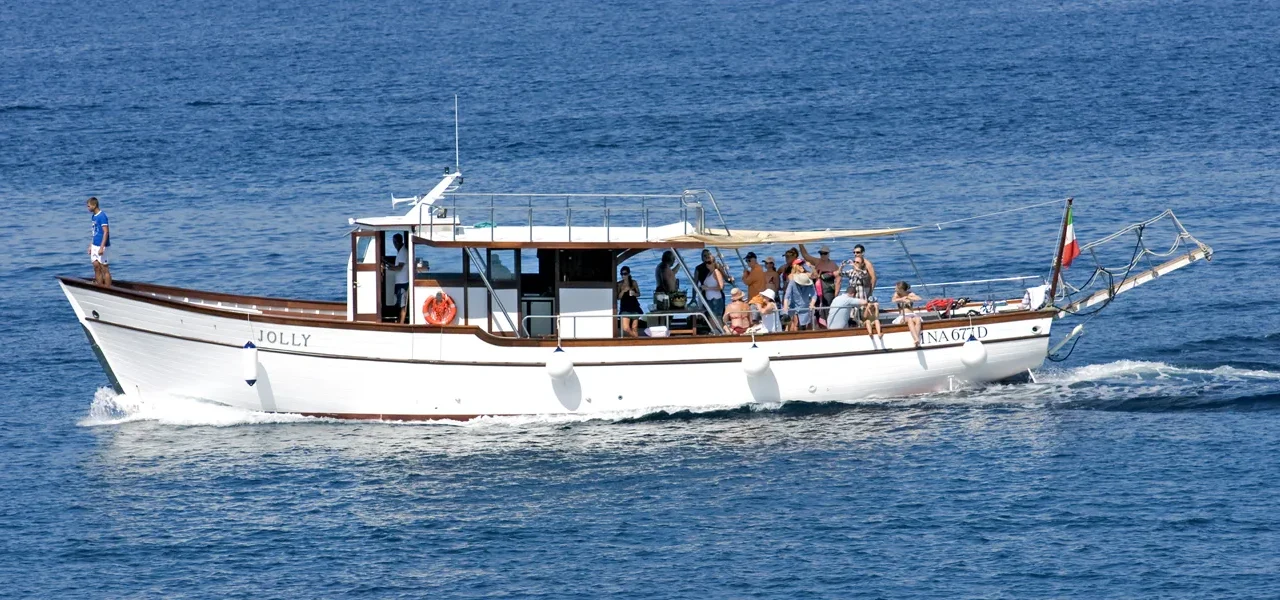 motobarca per tour di ischia via mare con pranzo a bordo