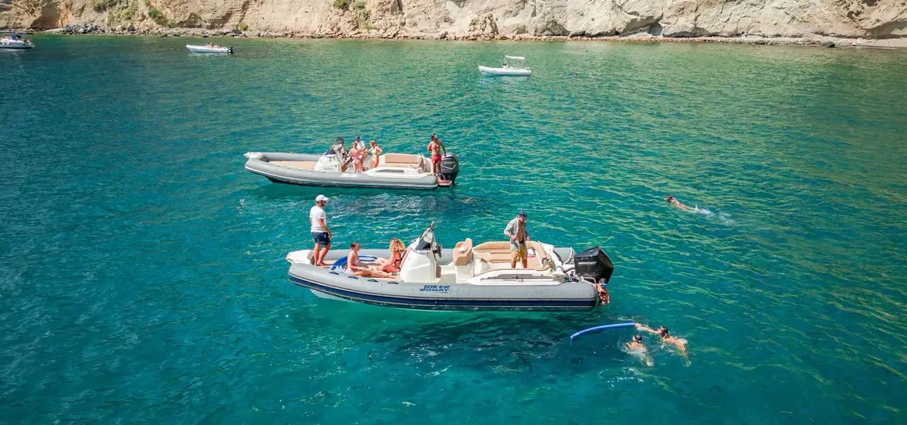 gommone per tour a capri e sorrento da napoli