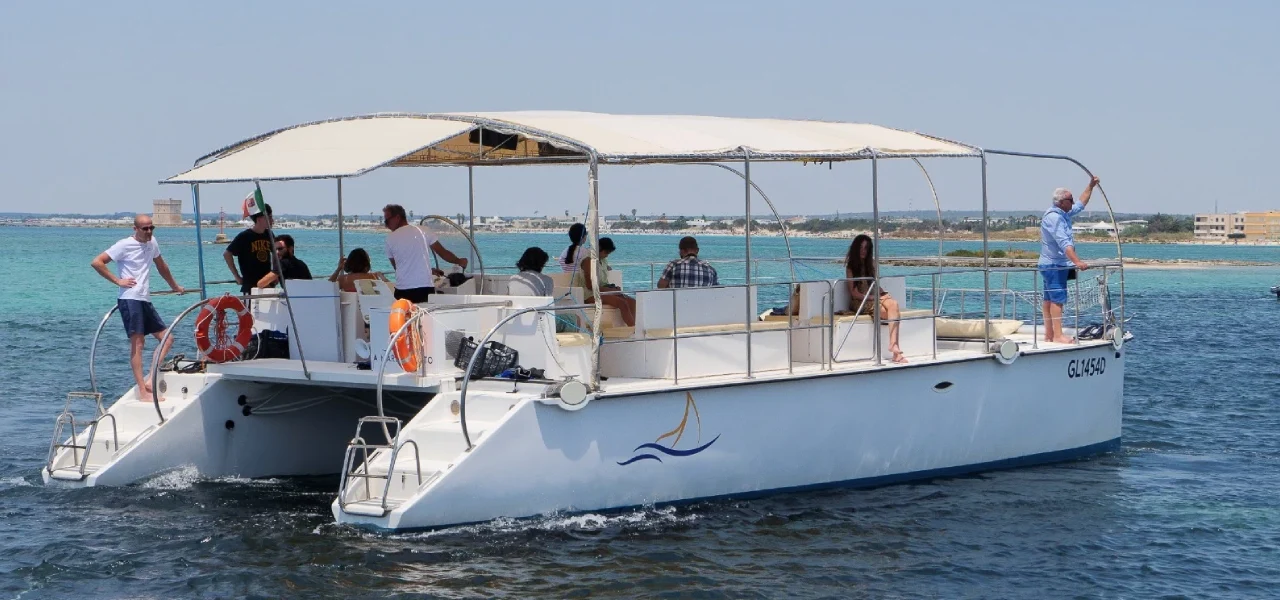 catamarano per snorkeling tour da porto cesareo